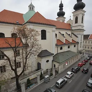 Schloessel 26/18 Apartmán Vídeň